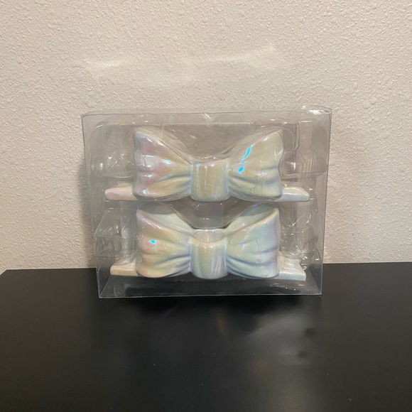 Target Bullseye Ceramic Iridescent Taper Bow-Shaped Candle Holders Set of 2 New - Picture 4 of 10